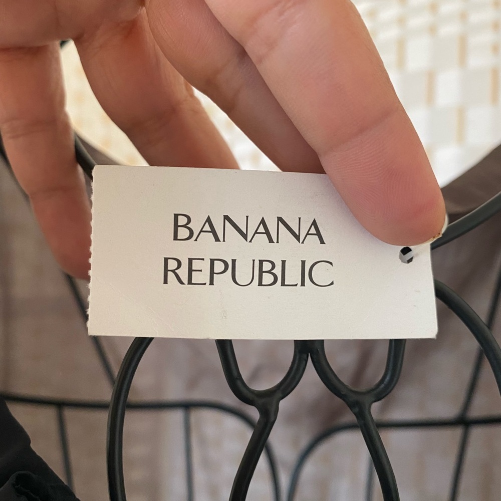 NWT Banana Republic Sleeveless Satin Top - Picture 7 of 7
